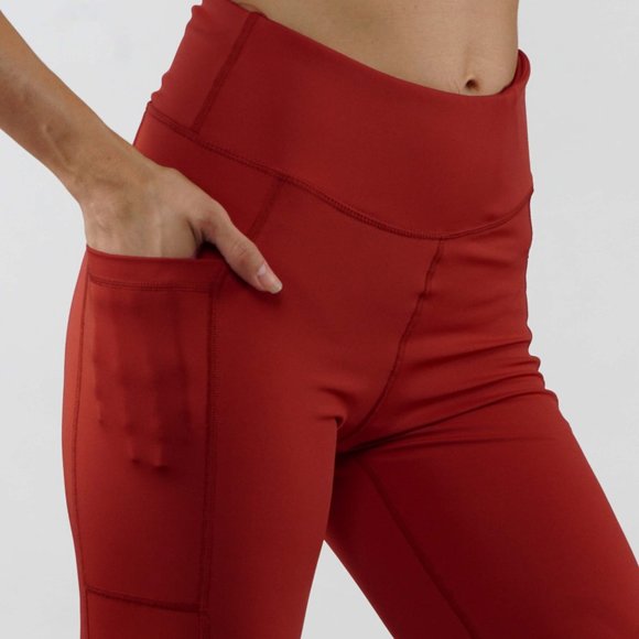 Yoga capri leggings with pockets and mesh - Picture 2 of 4